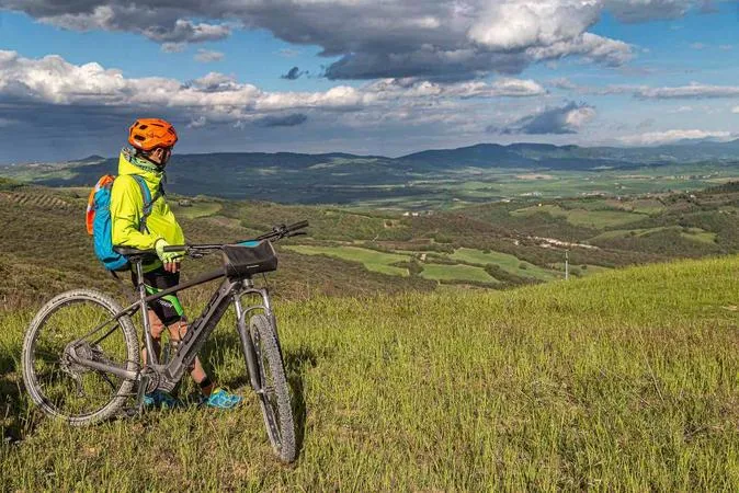 Giro in e-bike classico della Val d'Orcia da Pienza