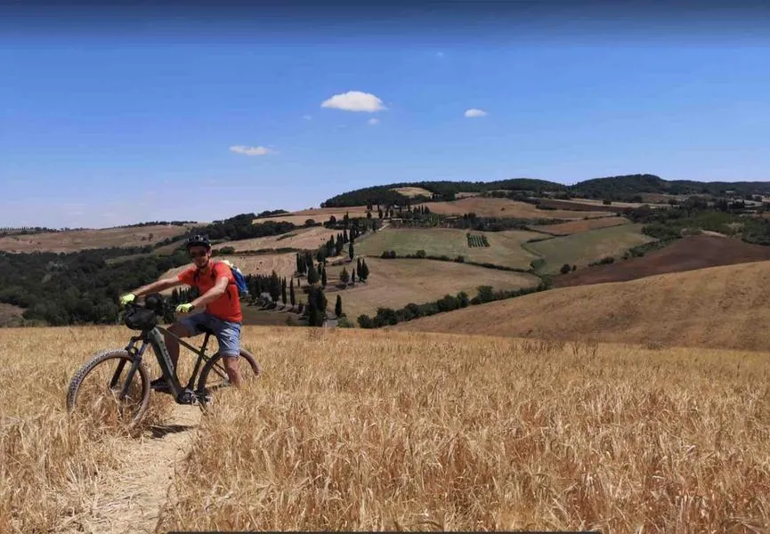Giro in e-bike classico della Val d'Orcia da Pienza