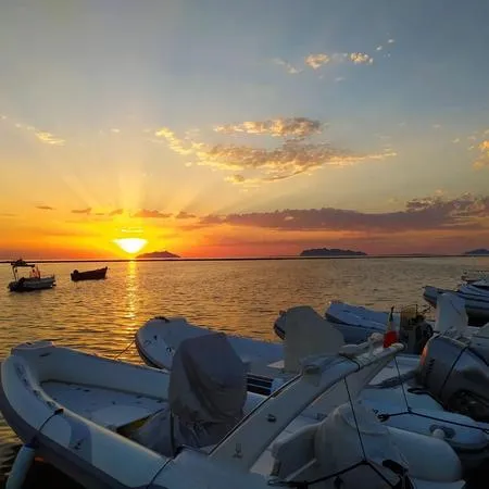 Giornata in gommone da Marsala con soste bagno a Favignana e Levanzo e pranzo a bordo