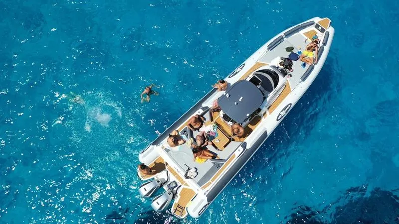 Escursione in gommone alla scoperta della costa Palermitana e di Mondello