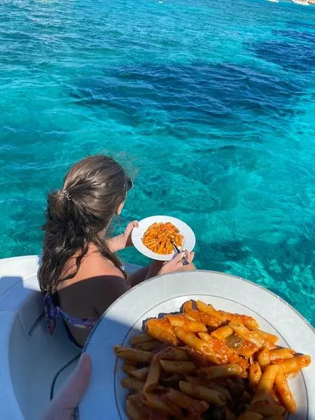 Gita in catamarano con pranzo a La Maddalena da Cannigione