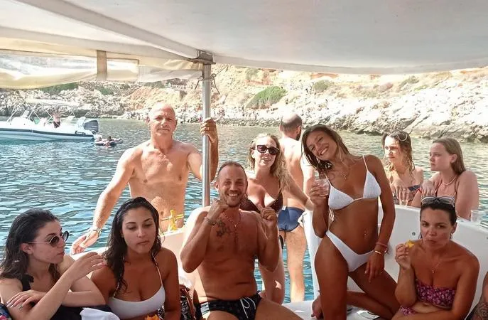 Boat tour di mezza giornata nelle cale di Favignana