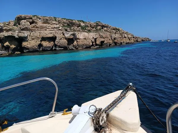Boat tour di mezza giornata nelle cale di Favignana