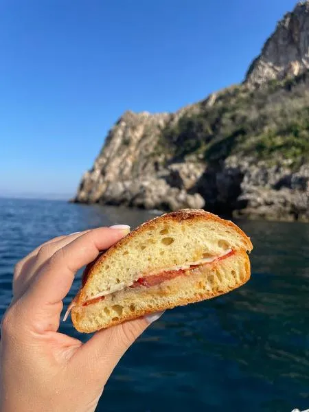 Giornata in gommone con pranzo a bordo alla Riserva dello Zingaro da San Vito