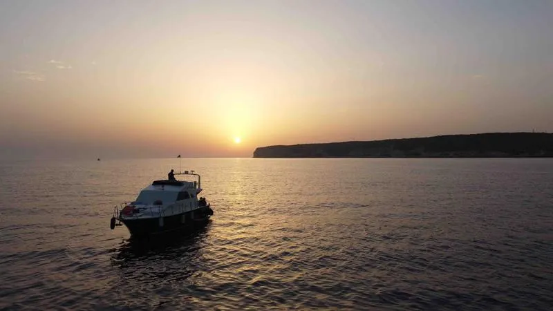 Gita in barca al tramonto con cena e avvistamento delfini a Lampedusa