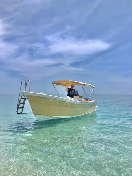 Escursione con skipper lungo la costa di Taormina da Letojanni