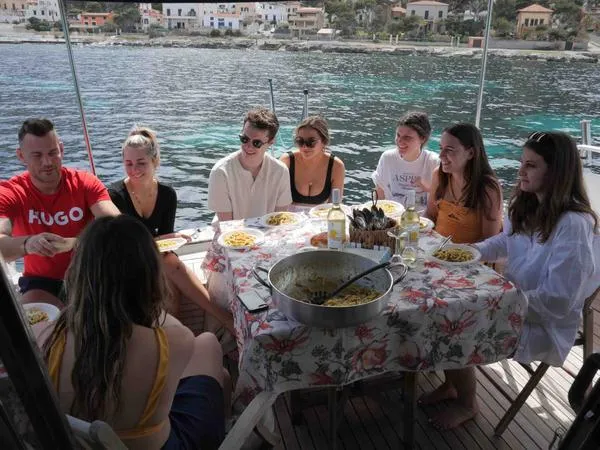 Gita in barca tra Mondello e Capo Gallo da Marina Villa Igiea