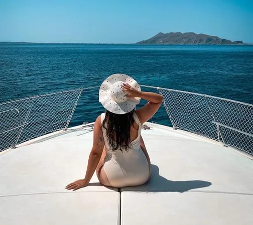 Escursione giornaliera in motonave con pranzo a bordo tra Favignana e Levanzo da Trapani