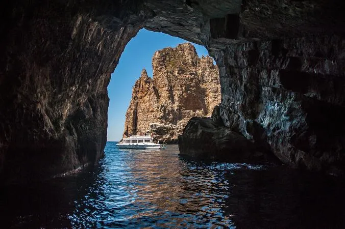 Giornata in barca a Marettimo con soste bagno e snorkeling da Trapani
