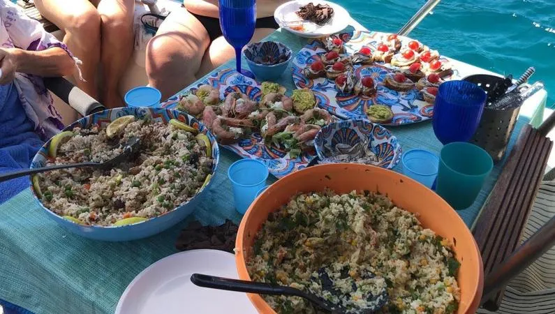 Minicrociera da Palermo a Mondello con pranzo a bordo e soste bagno