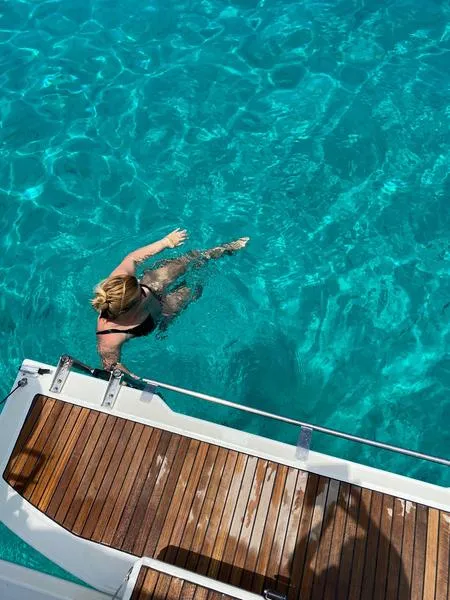 Giornata in barca a vela con pranzo a bordo all'Asinara da Stintino