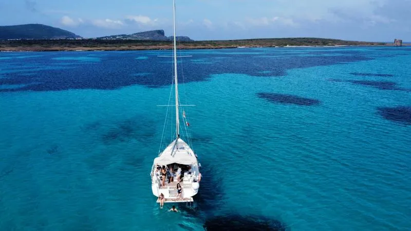 Giornata in barca a vela con pranzo a bordo all'Asinara da Stintino
