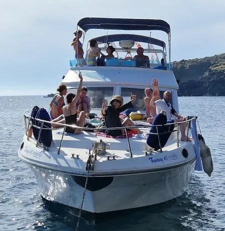 Gita in yacht di gruppo tra le cale di Pantelleria con pranzo a bordo