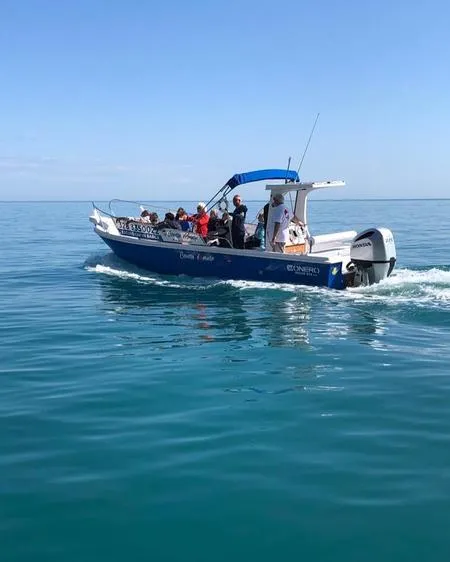 Escursione in barca di 3 ore con soste bagno lungo la Riviera del Conero