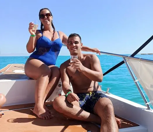 Escursione in barca di 3 ore con soste bagno lungo la Riviera del Conero