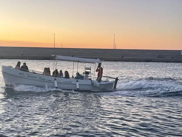 Minicrociera al tramonto con aperitivo a bordo a Gallipoli
