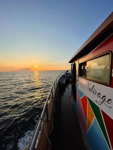 Aperitivo in barca al tramonto con soste bagno a Porto Cesareo