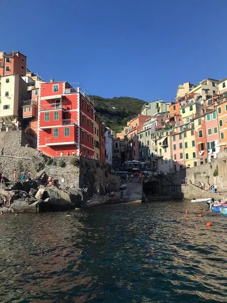 Giro in barca di gruppo alle Cinque Terre da Manarola