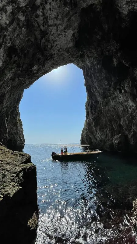 Escursione in barca nel Salento da Torre Vado