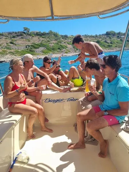 Gita in barca al tramonto con aperitivo da Torre Vado