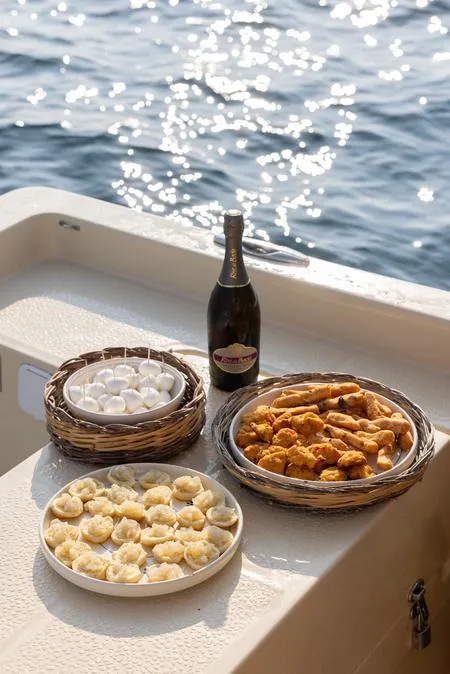 Tour in barca in esclusiva da Torre Vado