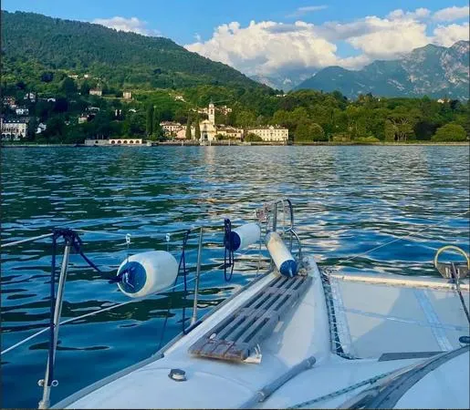 Tour in catamarano di mezza giornata sul Lago di Como