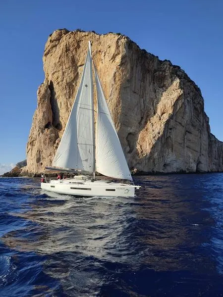 Giornata intera in barca a vela alla Maddalena con skipper