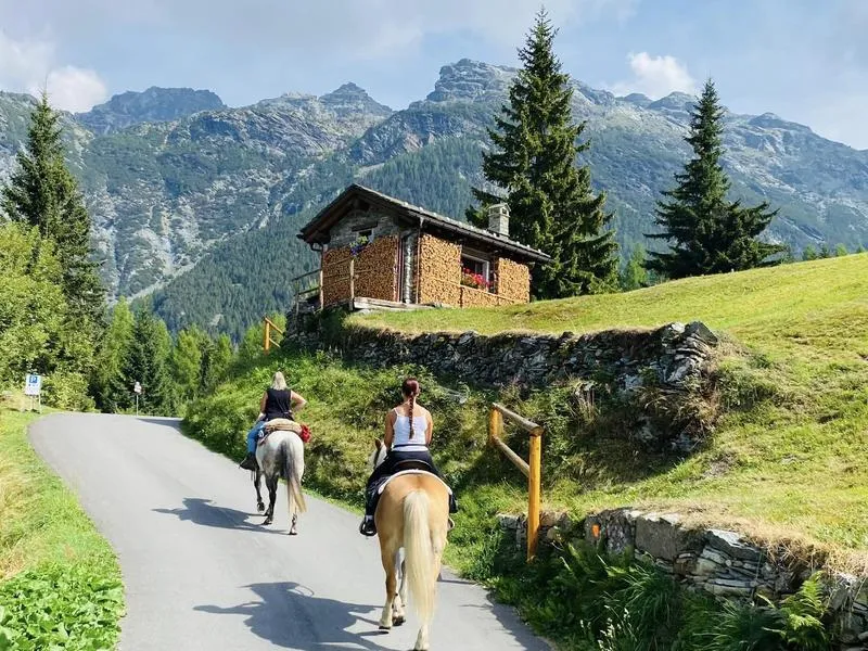 Passeggiata a cavallo in Valtellina ad Albosaggia