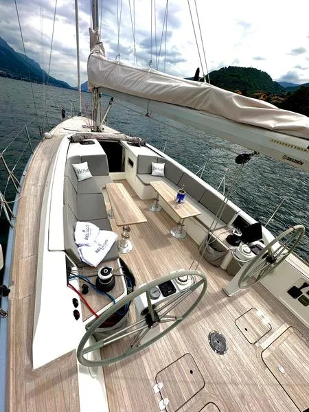 Tour privato in barca a vela del Lago di Como da Bellagio