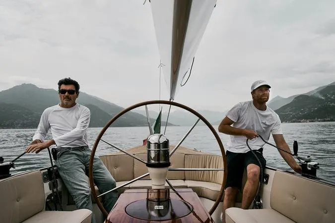 Escursione privata in yacht a vela Eagle 44 da Bellagio