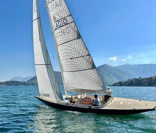 Escursione privata in yacht a vela Eagle 44 da Bellagio