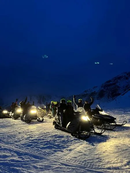Giro in motoslitta e cena in baita a Foppolo