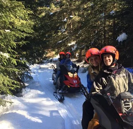Escursione in motoslitta nelle Dolomiti ad Alleghe