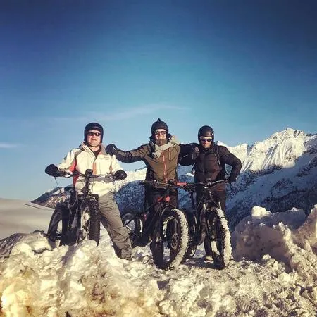 Fat bikes tour con aperitivo a Malga Valbiolo a Passo Tonale