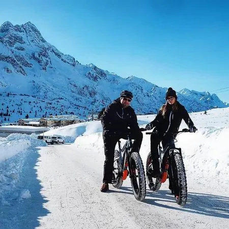 Fat bikes tour con aperitivo a Malga Valbiolo a Passo Tonale