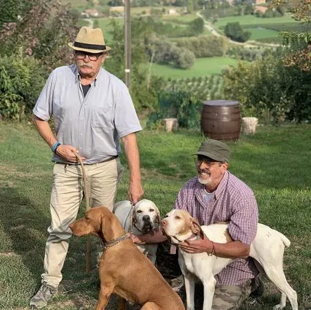 Caccia al tartufo e aperitivo nelle Langhe