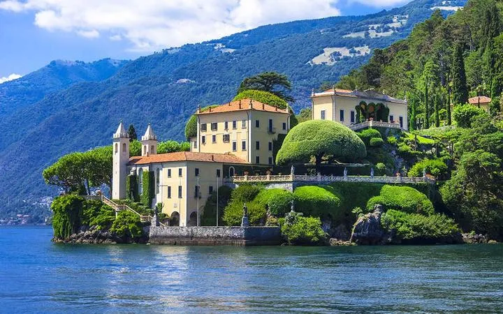 Giro in barca d'epoca privato sul Lago di Como da Menaggio