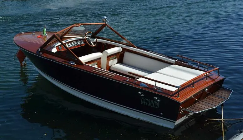 Giro in barca d'epoca privato sul Lago di Como da Menaggio