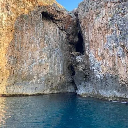 Giro in barca di 3 ore alle Grotte di Santa Maria di Leuca