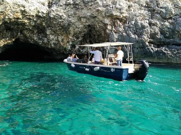 Giro in barca di 3 ore alle Grotte di Santa Maria di Leuca
