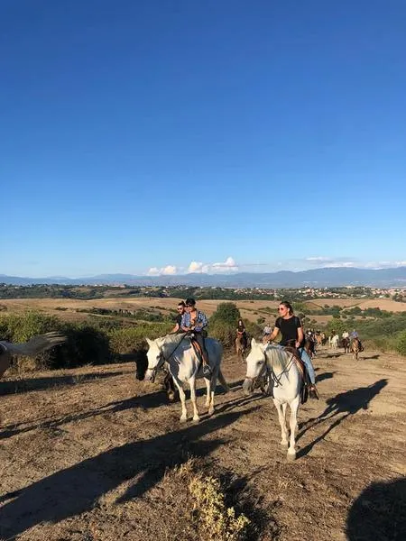 Passeggiata a cavallo nel Parco di Veio a Roma Nord