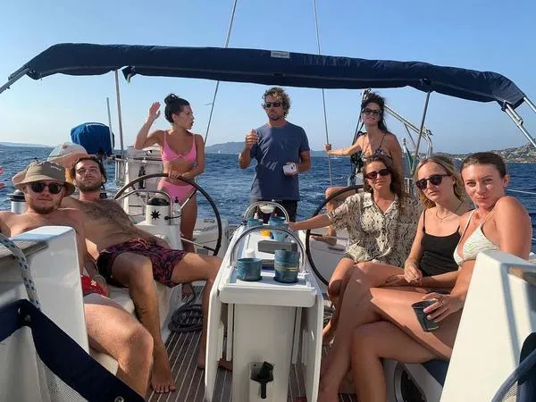 Giornata in barca a vela nell'arcipelago di La Maddalena da Cannigione in esclusiva