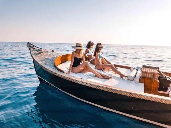 Giro in barca a Portofino, San Fruttuoso e Camogli in esclusiva