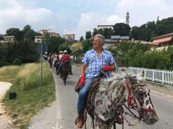 Passeggiata a cavallo in riva al mare a Chioggia