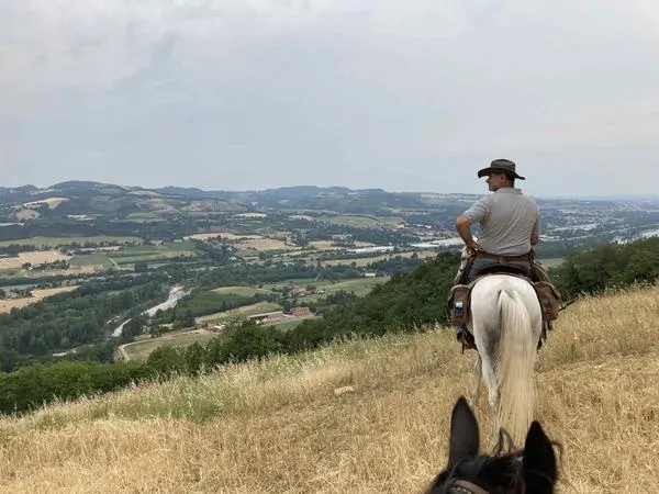 Passeggiata a cavallo sui colli di Bologna