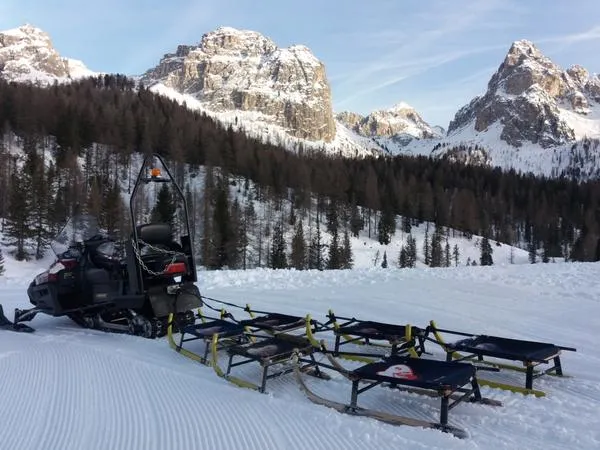 Giro in motoslitta e discesa in slittino alle Tre Cime di Lavaredo