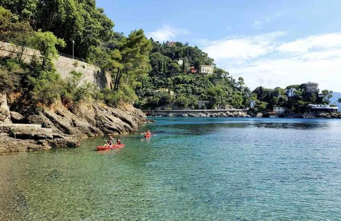 Giro in kayak con snorkeling a Portofino e aperitivo ligure