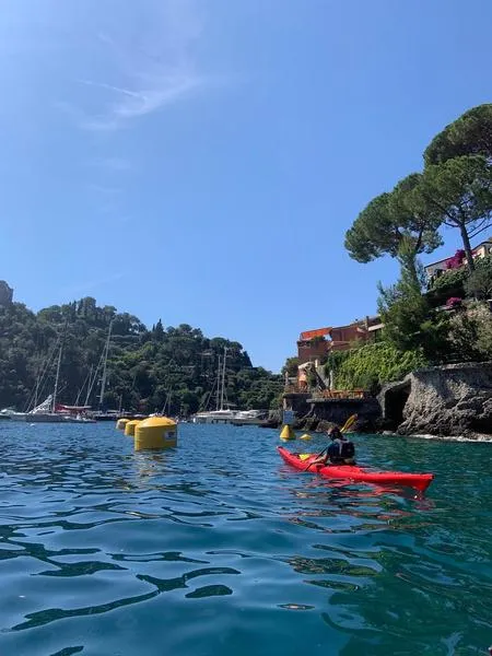 Giro in kayak con snorkeling a Portofino e aperitivo ligure