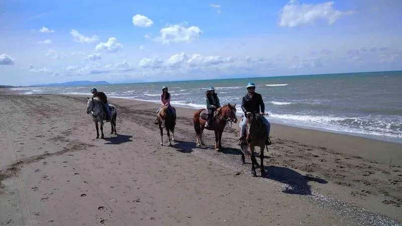 Passeggiata a cavallo a Castagneto Carducci