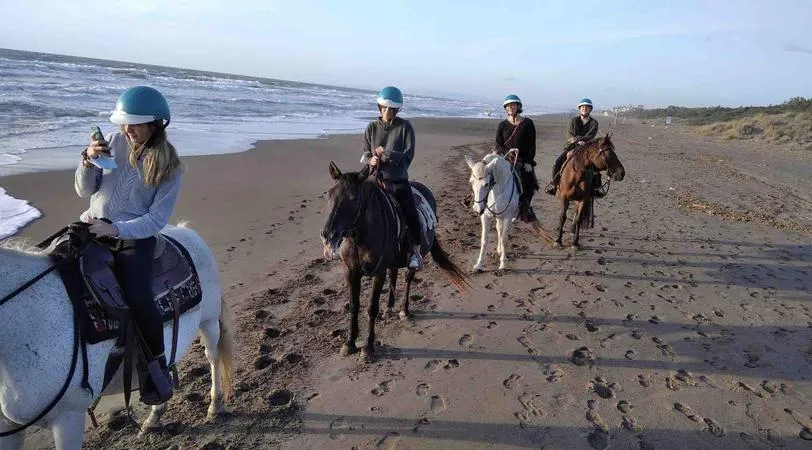 Passeggiata a cavallo a Castagneto Carducci